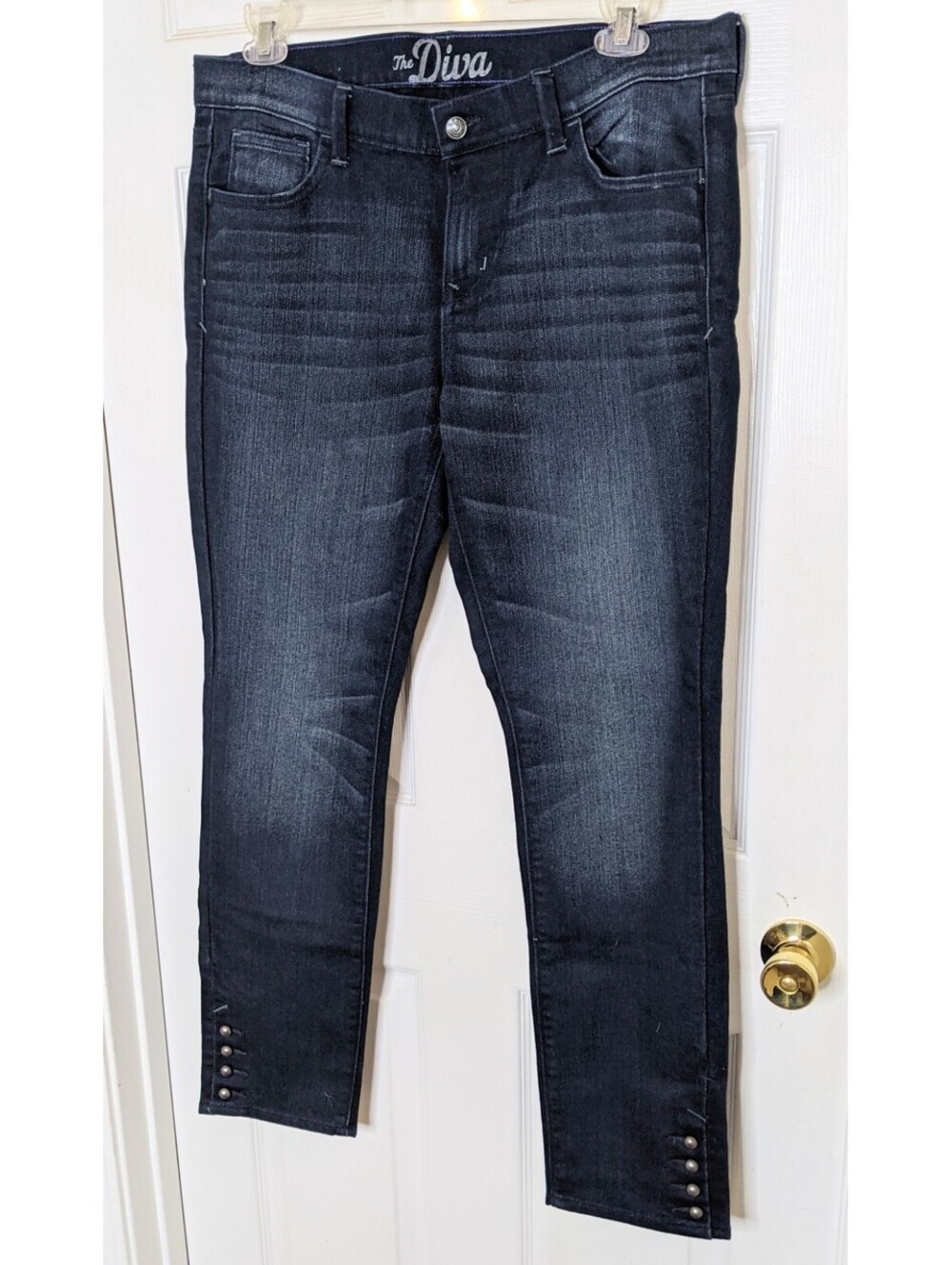 Old Navy The Diva Womens Sz 14 Reg Jeans Tapered Leg Dark Wash Button Cuffs